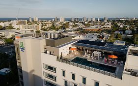 Holiday Inn Express & Suites Sunshine Coast By Ihg